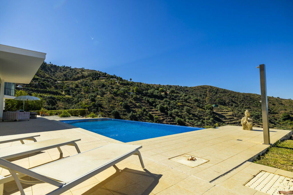 Detached Villa Sayalonga Málaga - image 39