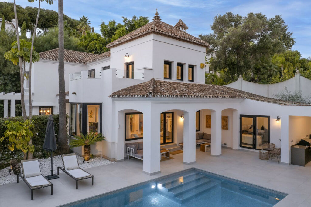 Detached Villa El Paraiso Málaga - image 39