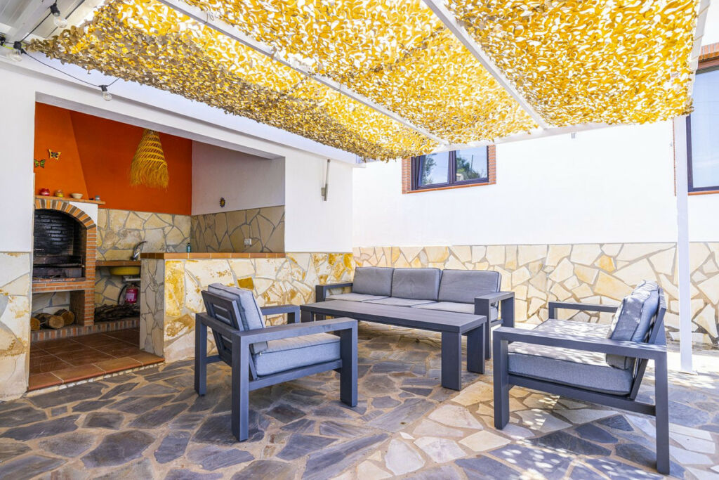 Detached Villa Sayalonga Málaga - image 39