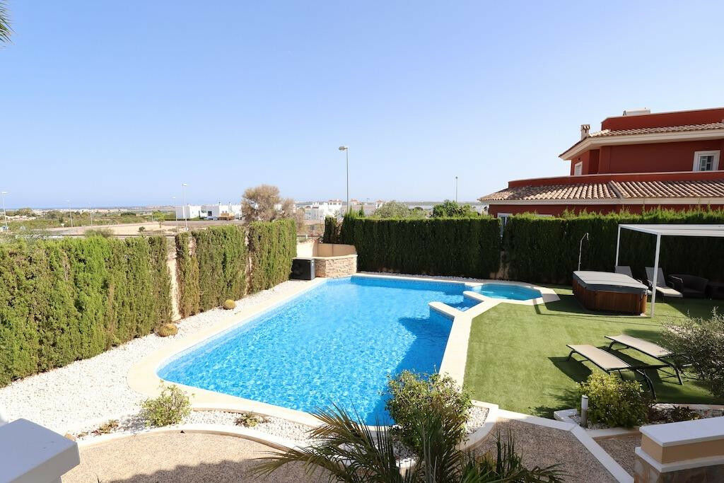 Detached Villa Ciudad Quesada Alicante - image 39