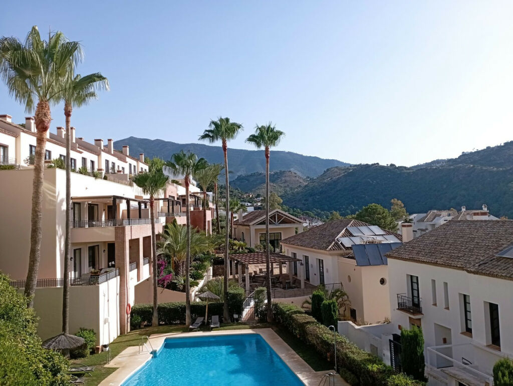 Townhouse Benahavís Málaga - image 4