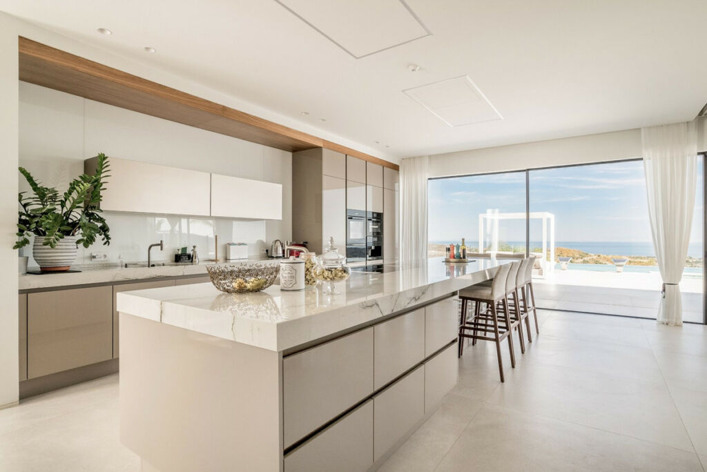 Detached Villa Benahavís Málaga - image 4