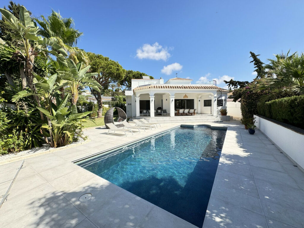 Detached Villa Marbesa Málaga - image 4