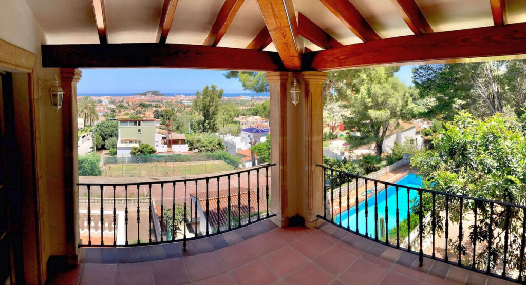 Detached Villa Denia Alicante - image 4