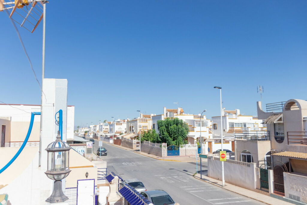 Townhouse Torrevieja Alicante - image 4