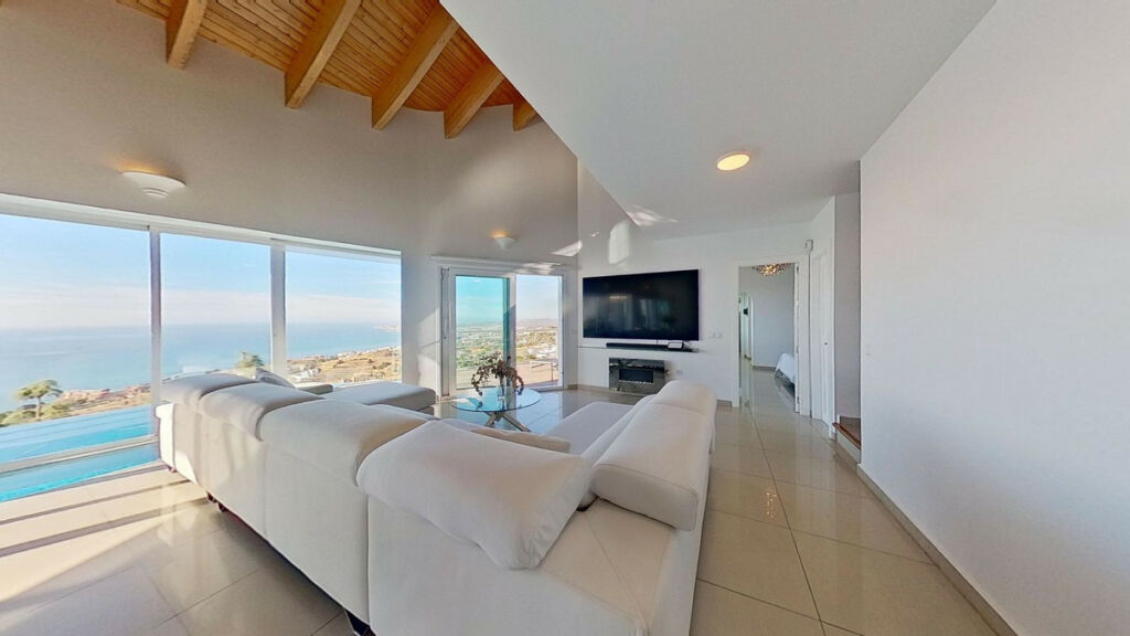Detached Villa Benalmadena Málaga - image 4