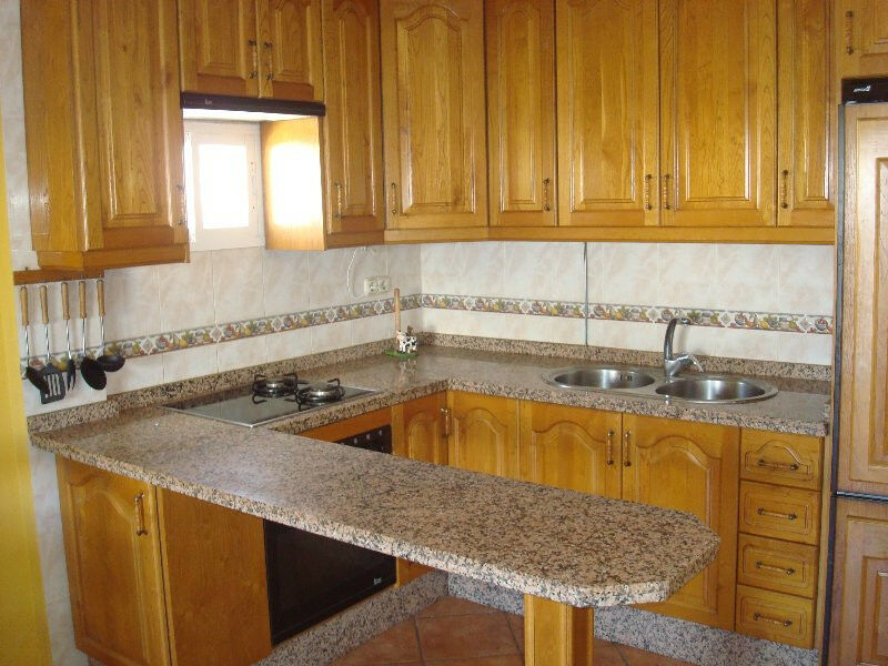 Middle Floor Apartment Estepona Málaga - image 4