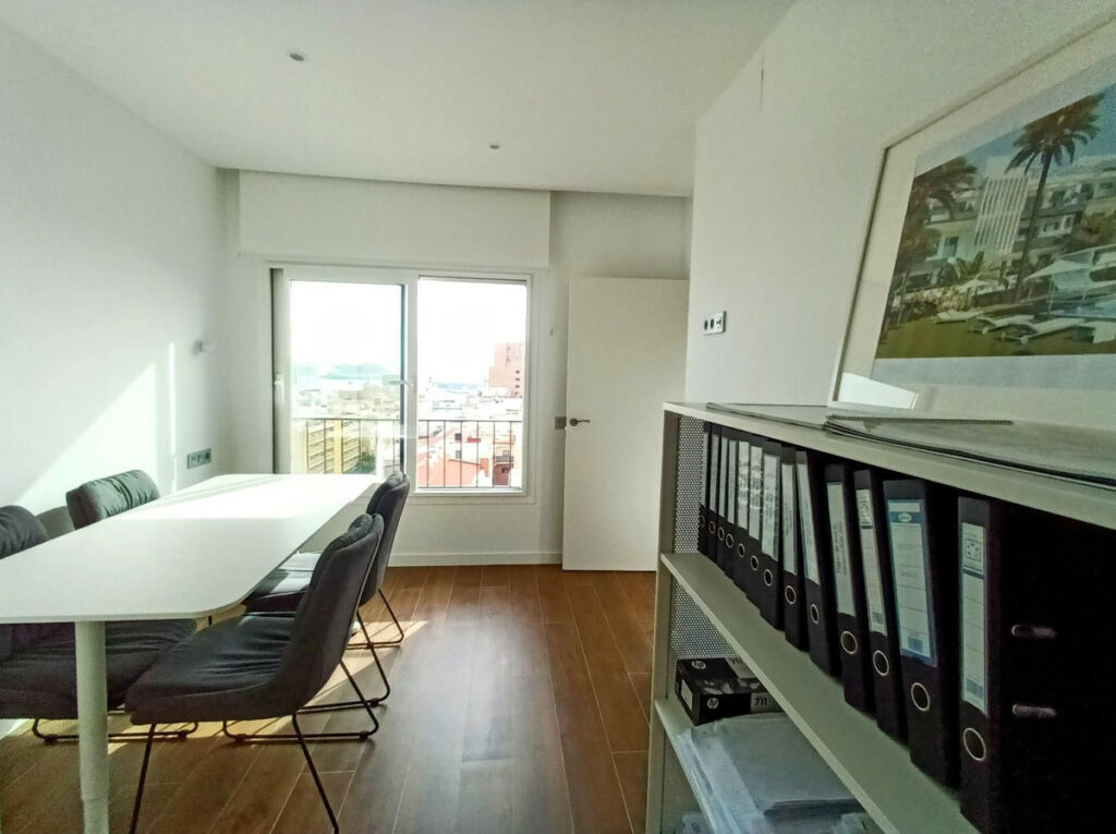 Middle Floor Apartment Málaga Centro Málaga - image 5