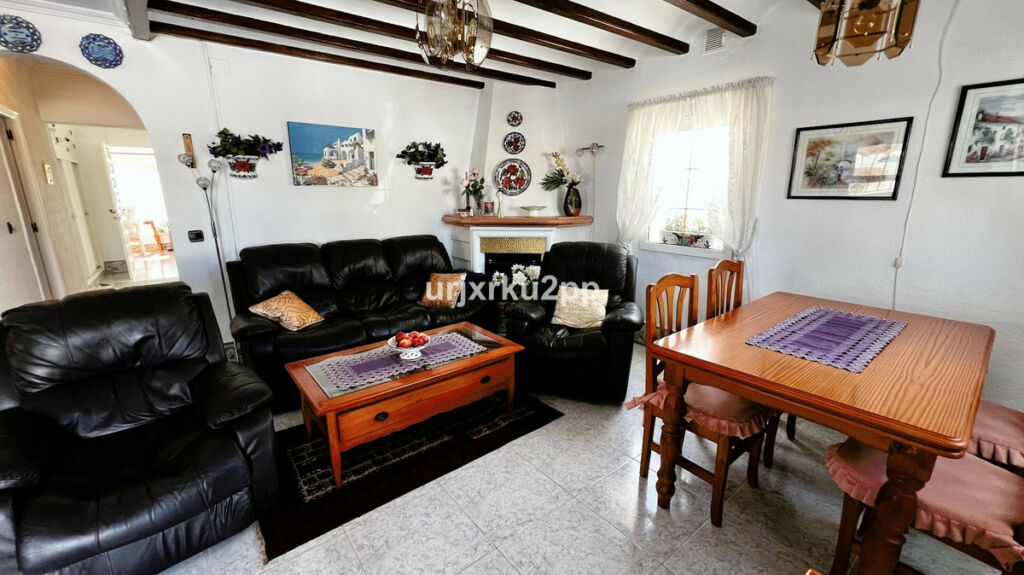 Detached Villa Playa Flamenca Alicante - image 4