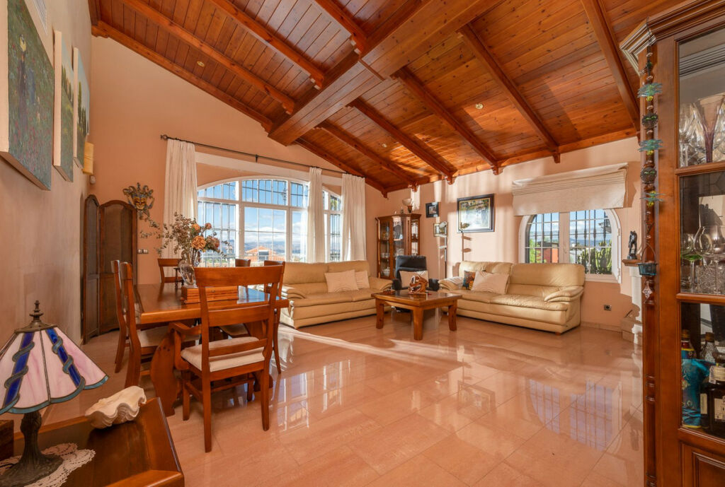Detached Villa Alhaurín de la Torre Málaga - image 4