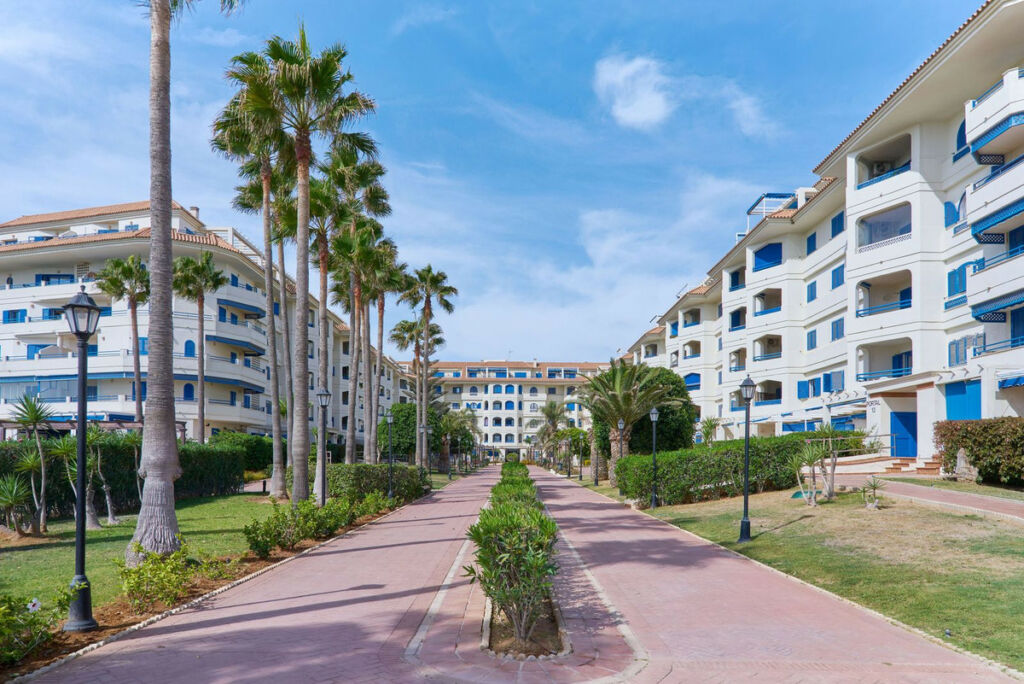 Ground Floor Apartment San Luis de Sabinillas Málaga - image 4