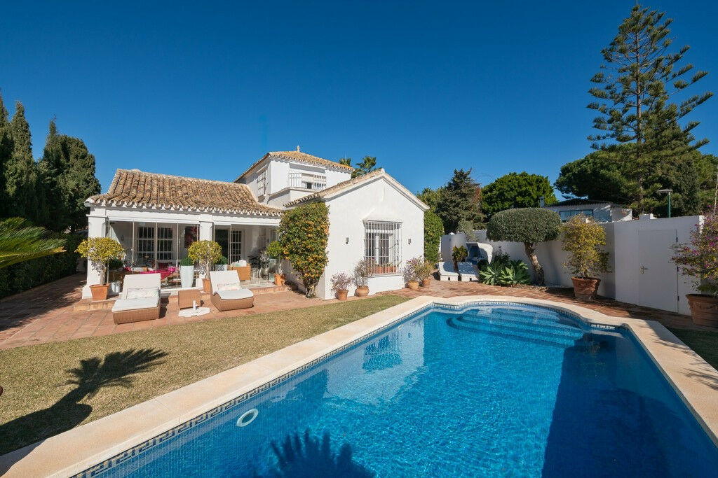 Detached Villa Marbella Málaga - image 4