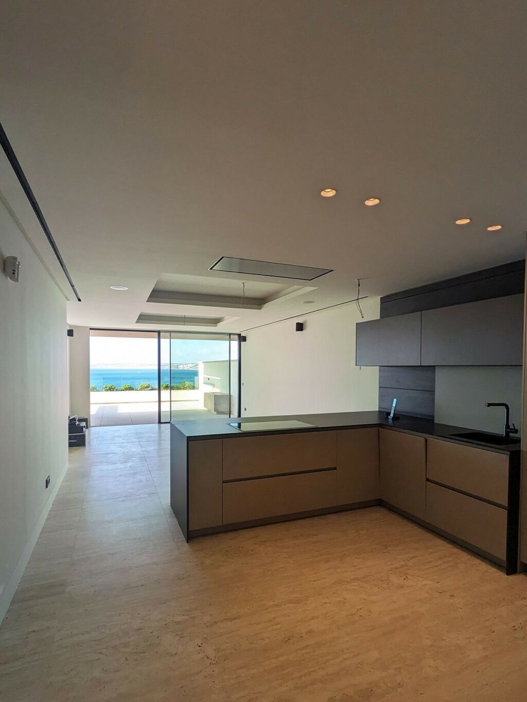Middle Floor Apartment Estepona Málaga - image 4