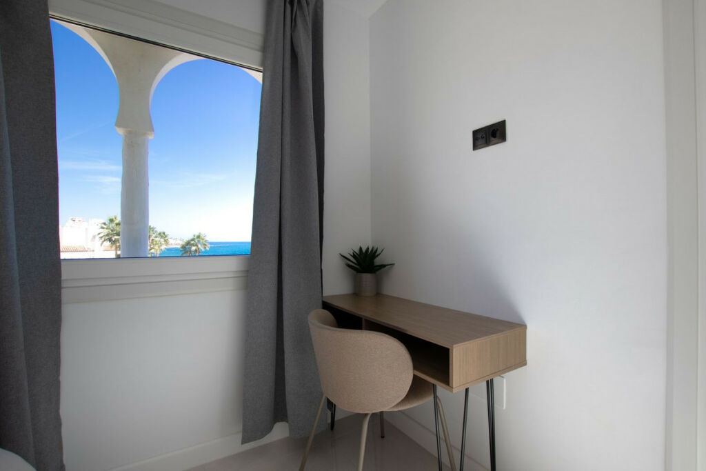 Penthouse Calahonda Málaga - image 4