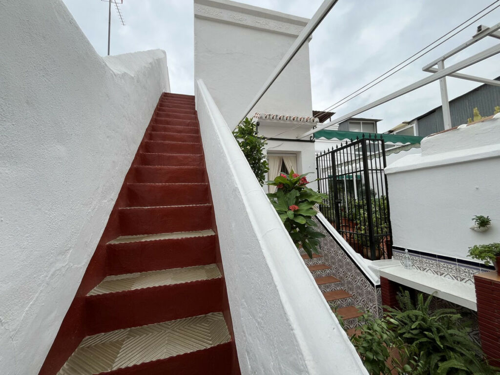 Townhouse Pizarra Málaga - image 4