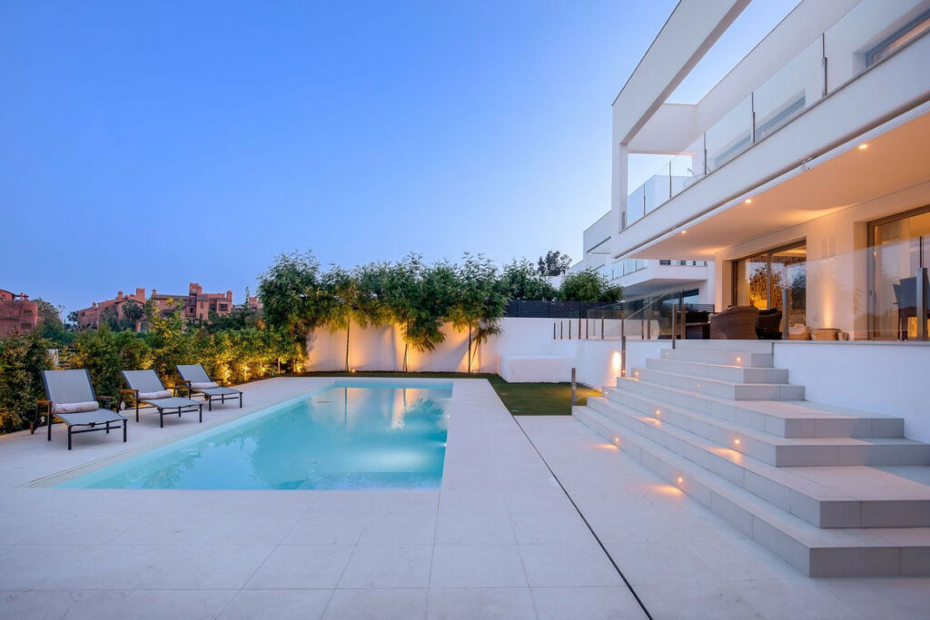 Detached Villa Guadalmina Baja Málaga - image 40