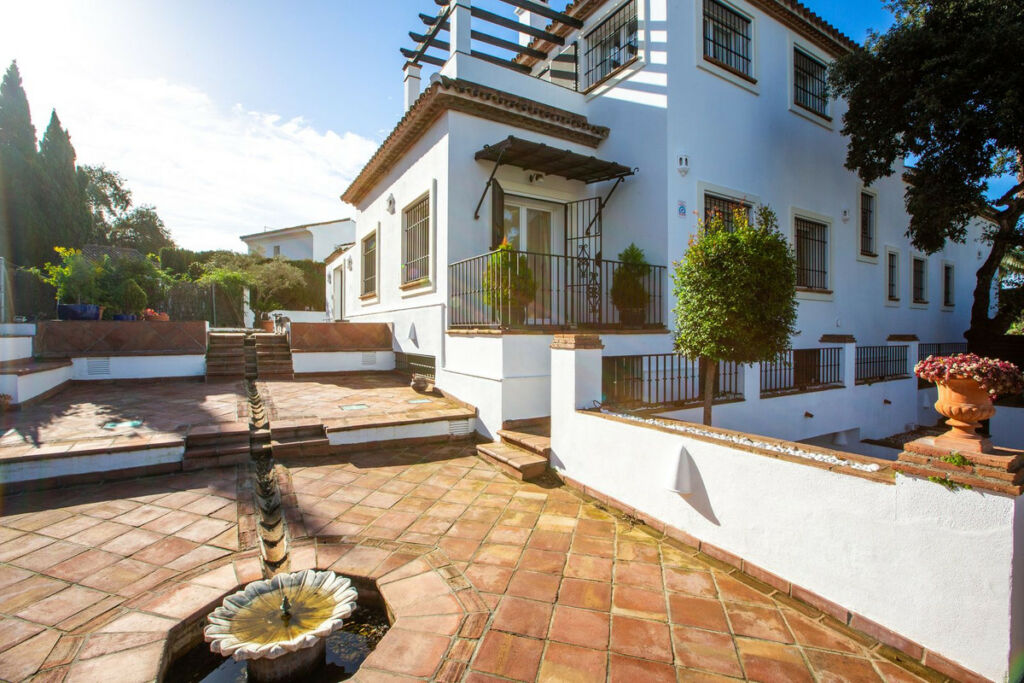 Detached Villa Sotogrande Cádiz - image 41