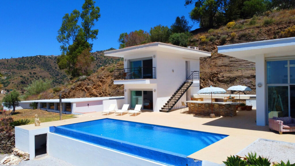 Detached Villa Sayalonga Málaga - image 41