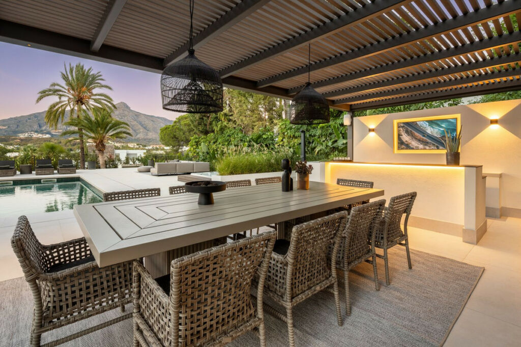 Detached Villa Nueva Andalucía Málaga - image 36