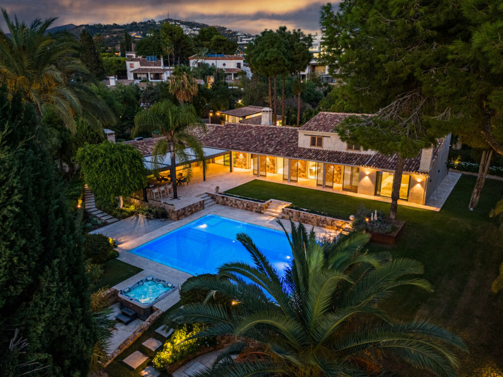 Detached Villa Río Real Málaga - image 43