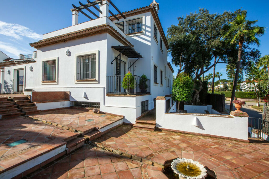 Detached Villa Sotogrande Cádiz - image 42