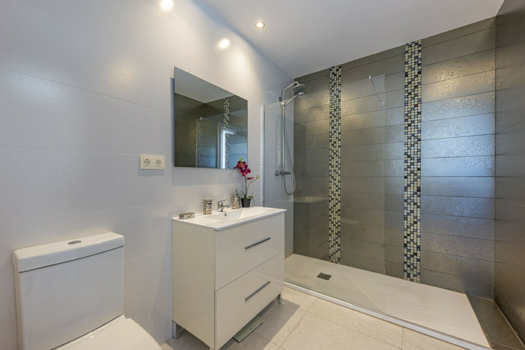 Detached Villa El Rosario Málaga - image 45