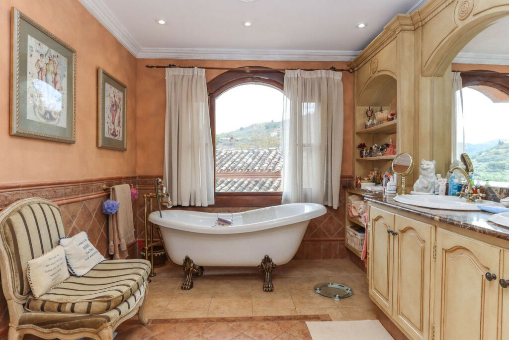 Detached Villa Monda Málaga - image 44