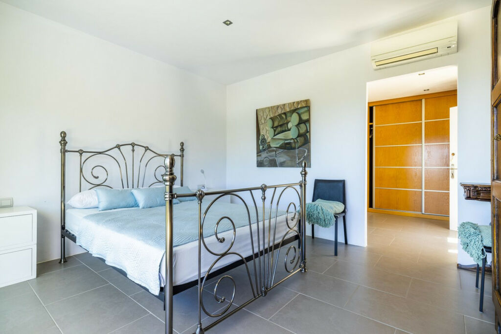 Detached Villa Sayalonga Málaga - image 44