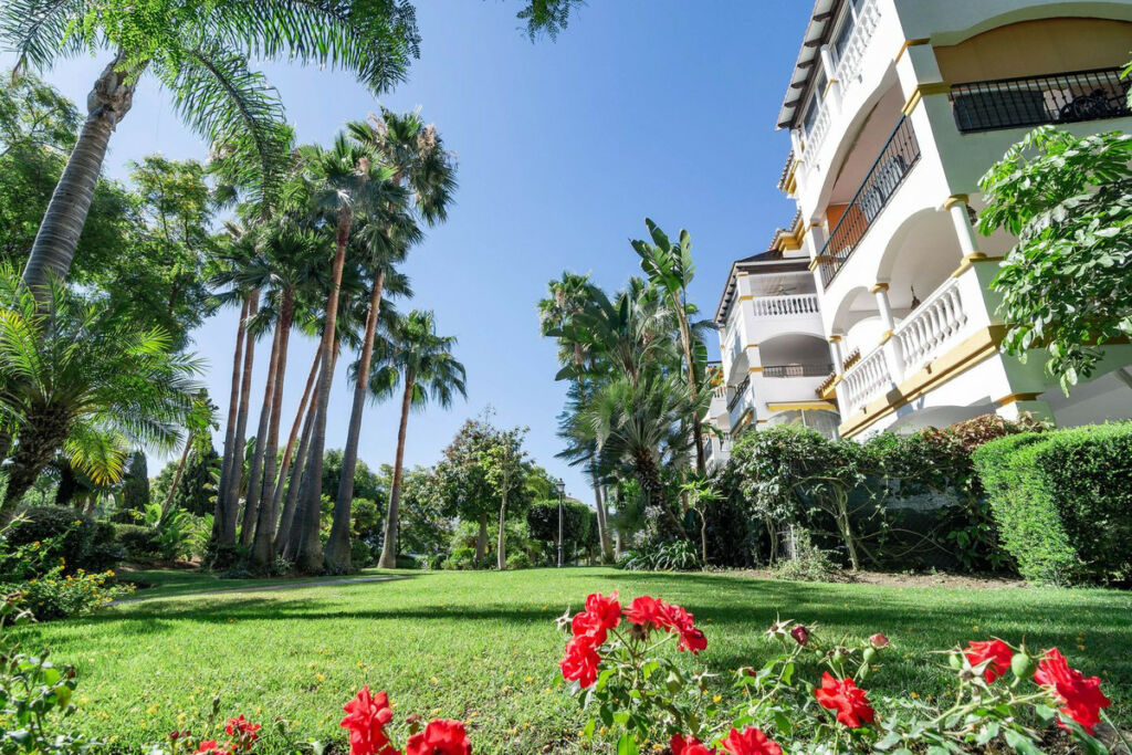 Middle Floor Apartment Nueva Andalucía Málaga - image 45