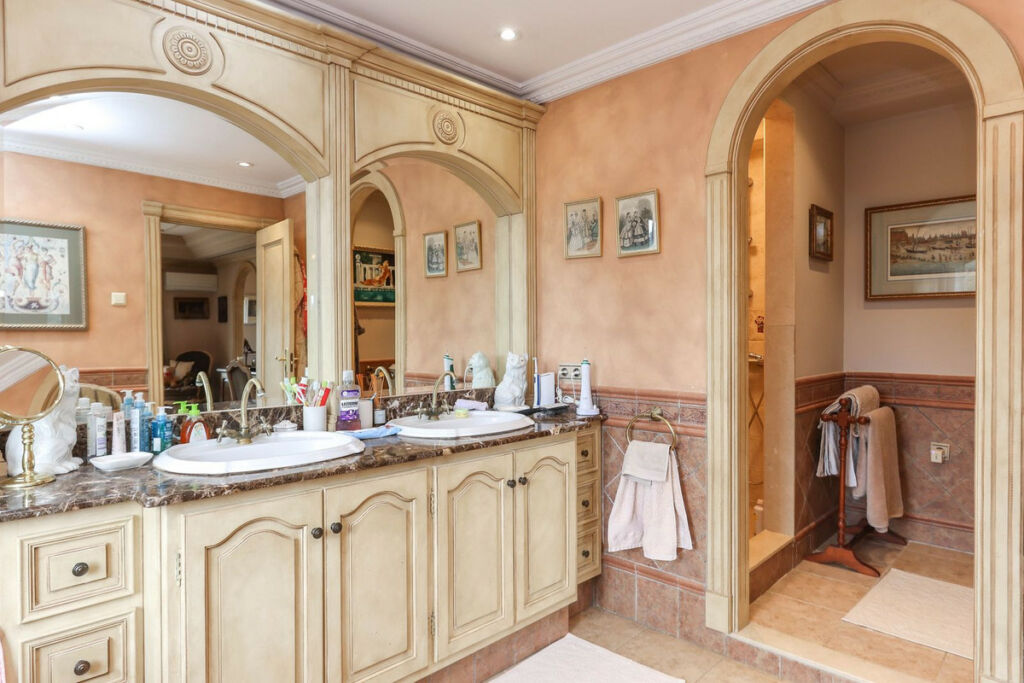 Detached Villa Monda Málaga - image 46