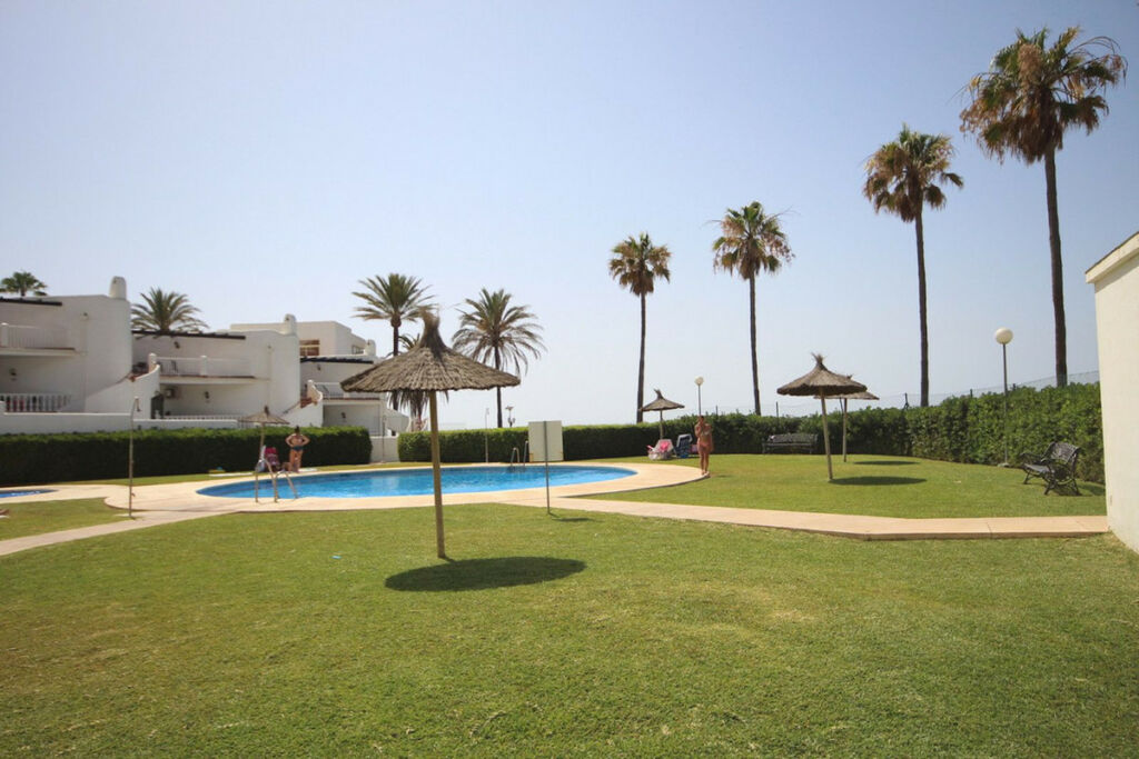 Middle Floor Studio Calahonda Málaga - image 3