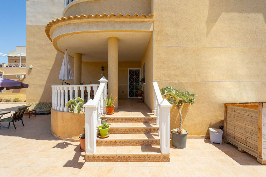 Detached Villa La Siesta Alicante - image 5