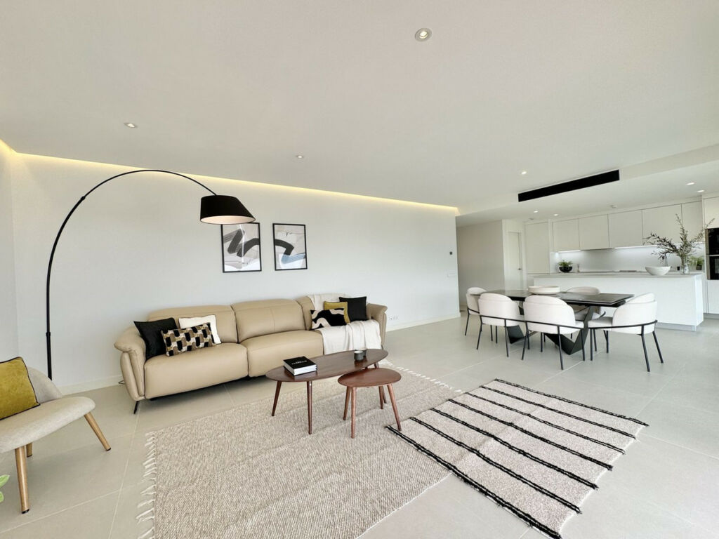 Middle Floor Apartment Fuengirola Málaga - image 8