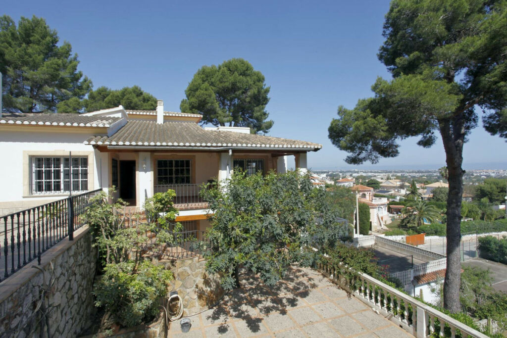 Detached Villa Denia Alicante - image 5