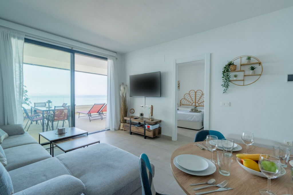 Middle Floor Apartment Fuengirola Málaga - image 5