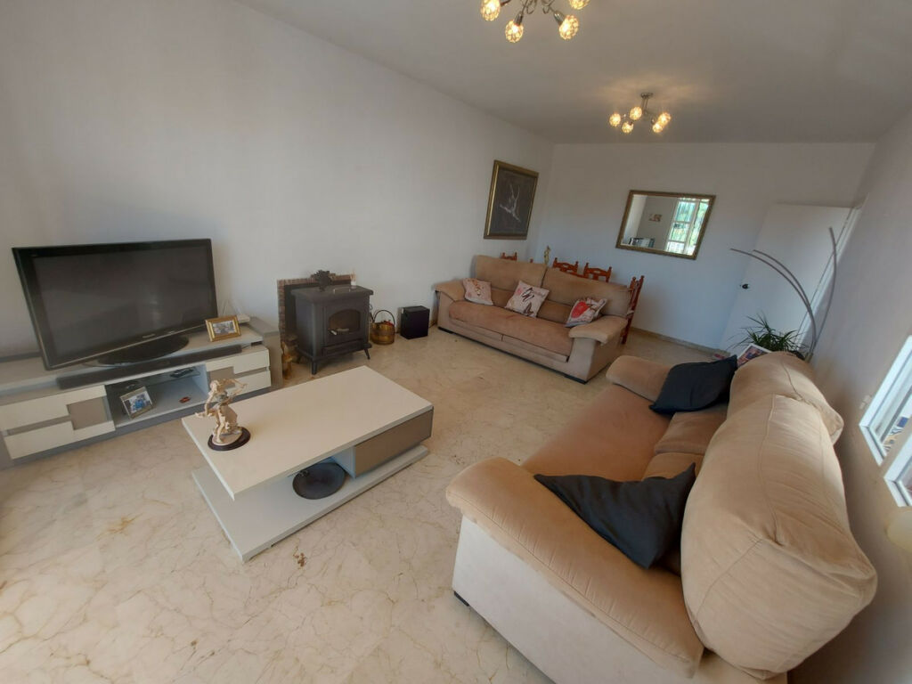 Detached Villa La Duquesa Málaga - image 5