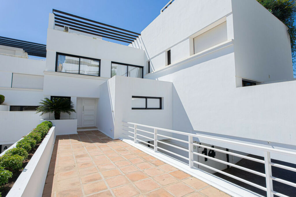 Townhouse The Golden Mile Málaga - image 51