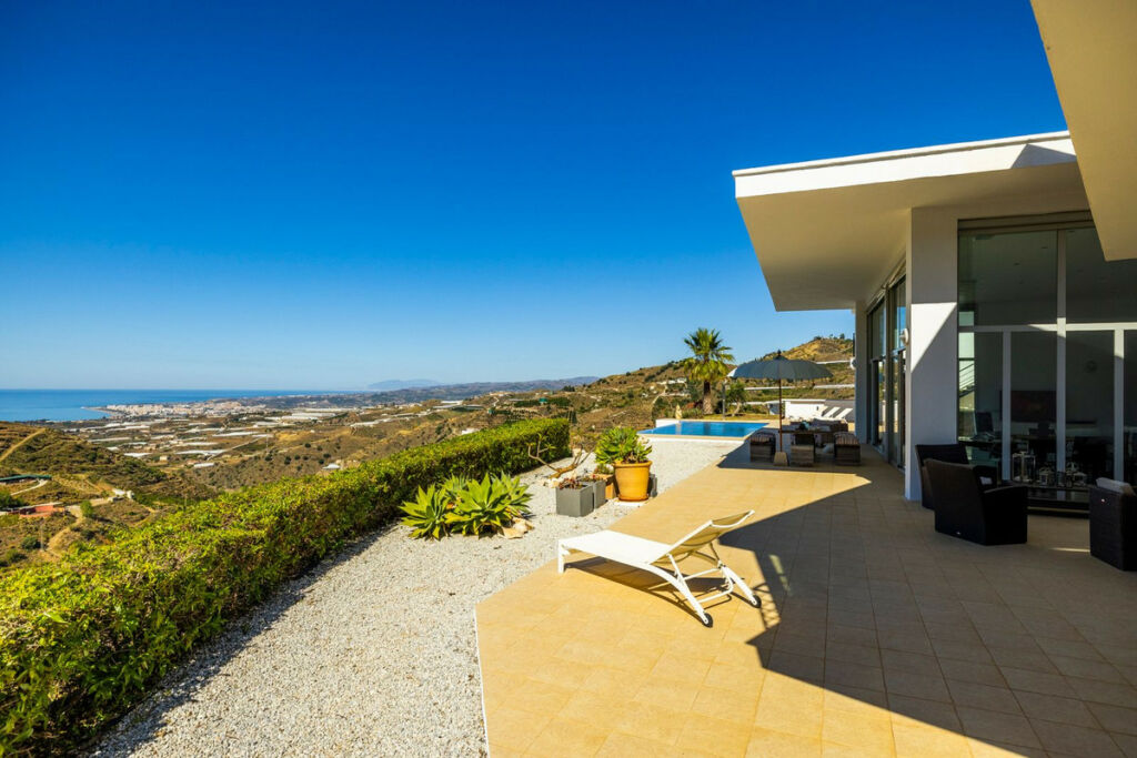 Detached Villa Sayalonga Málaga - image 54