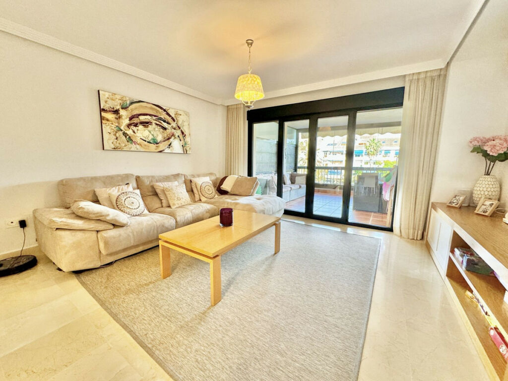 Middle Floor Apartment San Pedro de Alcántara Málaga - image 6
