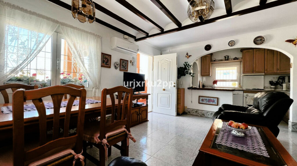 Detached Villa Playa Flamenca Alicante - image 6