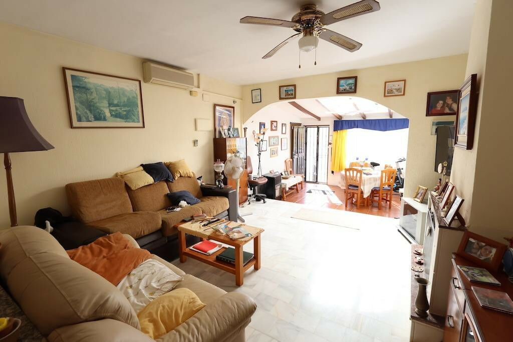 Townhouse Villamartin Alicante - image 7