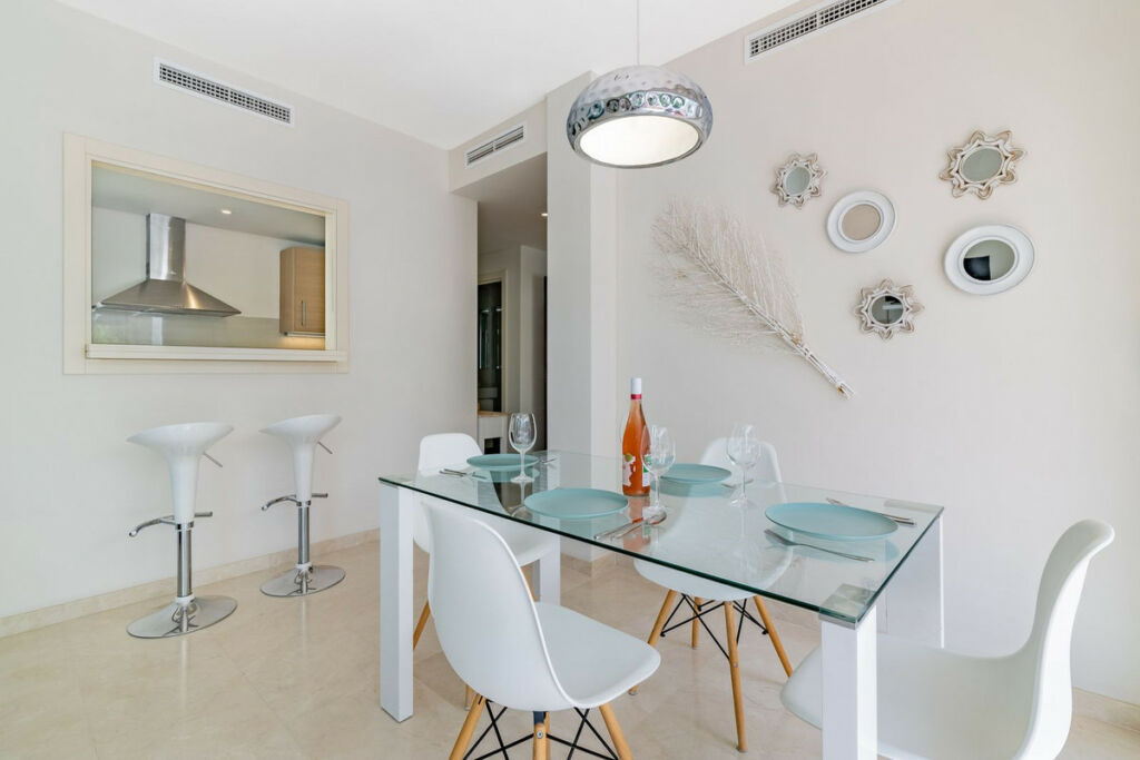 Middle Floor Apartment Casares Málaga - image 6
