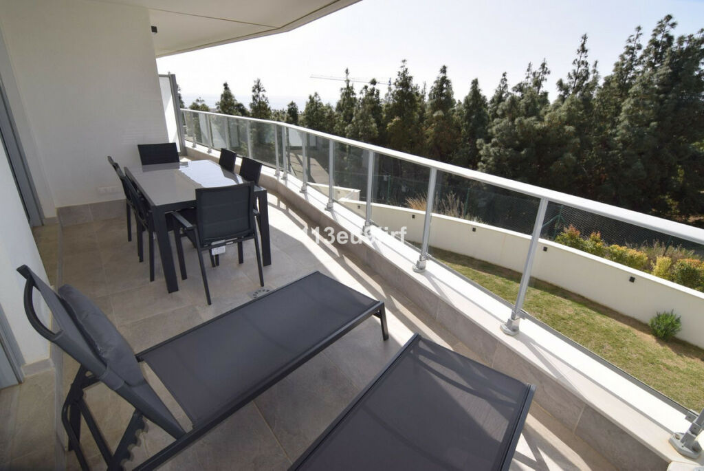 Middle Floor Apartment Mijas Costa Málaga - image 6