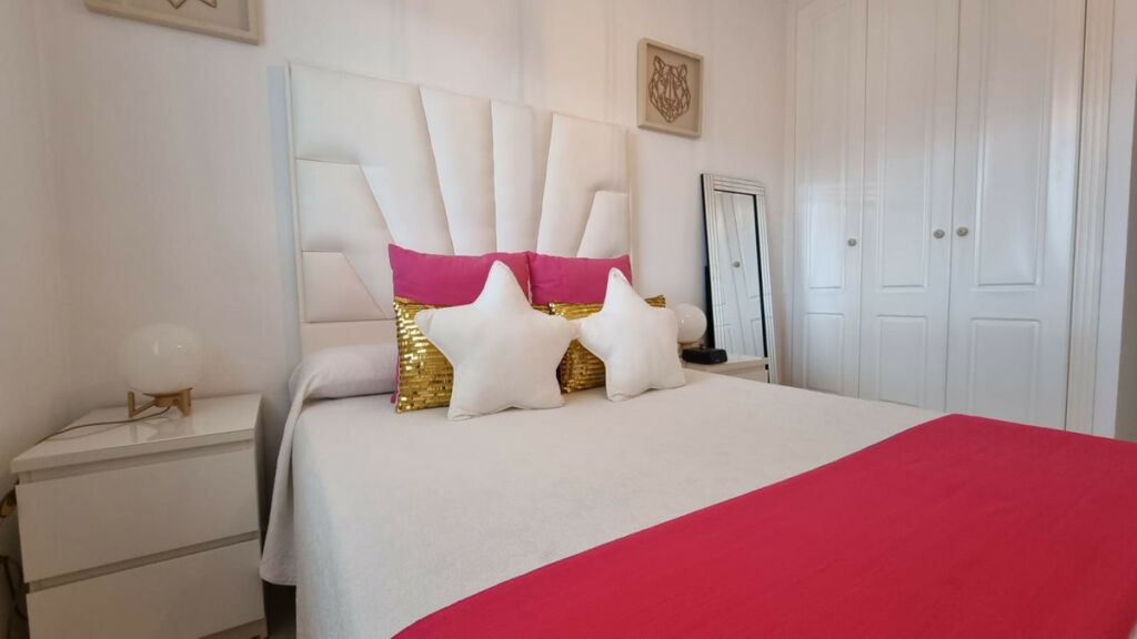 Middle Floor Apartment San Luis de Sabinillas Málaga - image 6