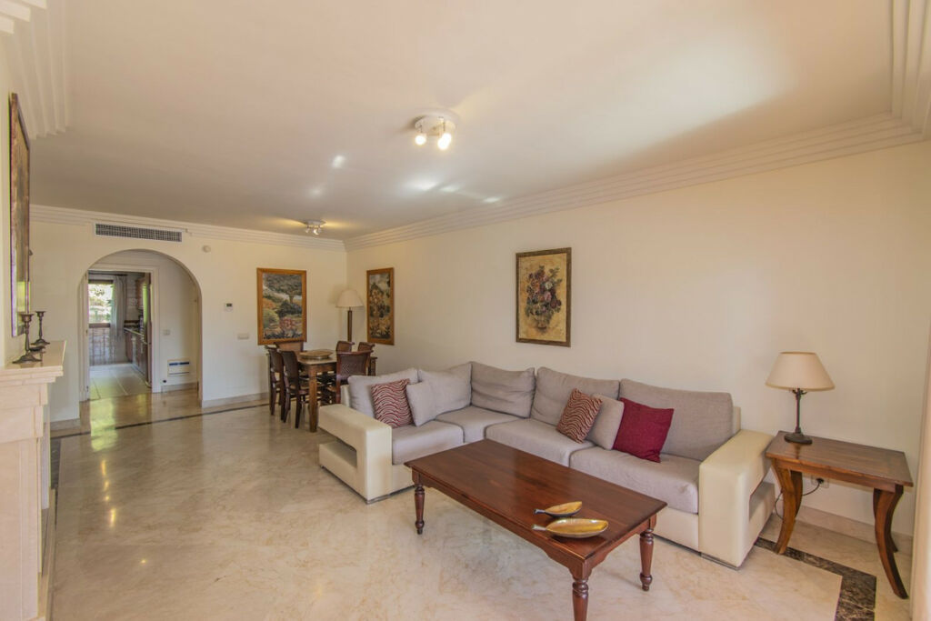 Ground Floor Apartment Puerto Banús Málaga - image 6