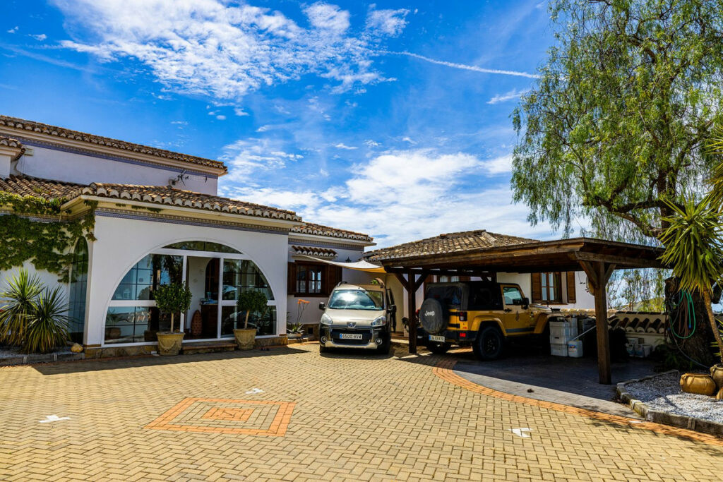 Detached Villa Cómpeta Málaga - image 6
