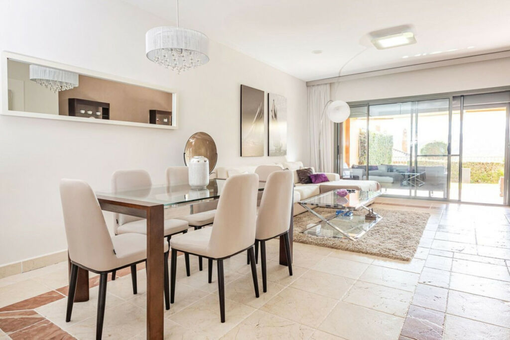 Ground Floor Apartment Benahavís Málaga - image 6