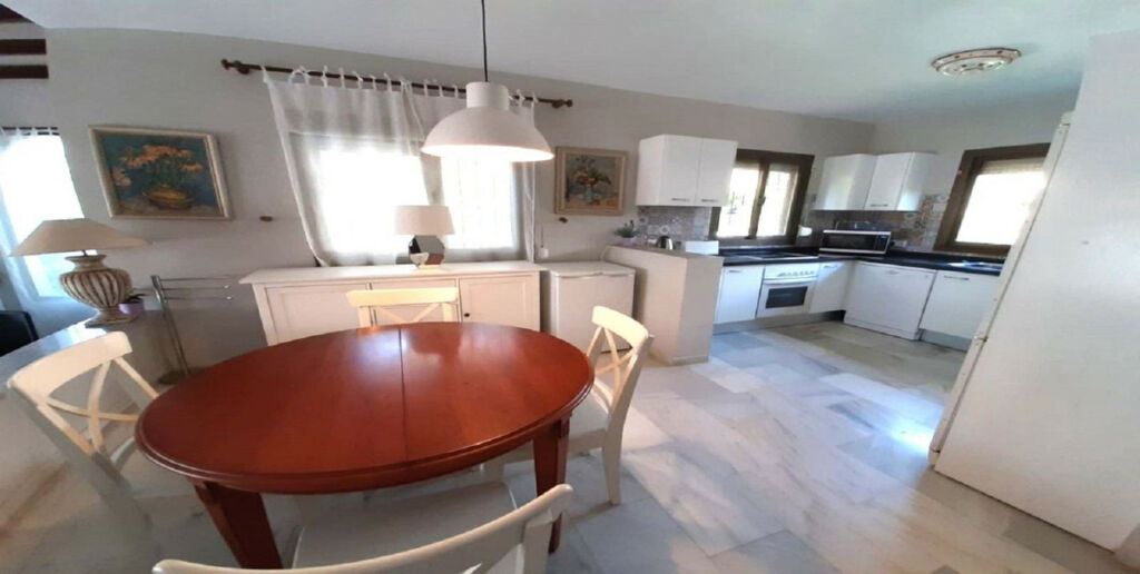 Detached Villa Marbesa Málaga - image 6