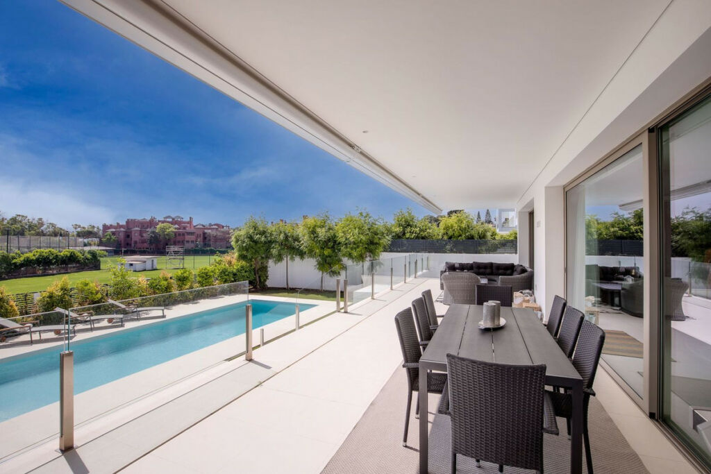 Detached Villa Guadalmina Baja Málaga - image 7