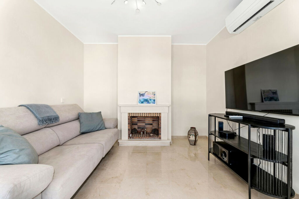 Detached Villa Riviera del Sol Málaga - image 6